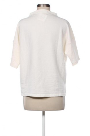 Дамска блуза Someday., Размер M, Цвят Екрю, Цена 27,37 лв.