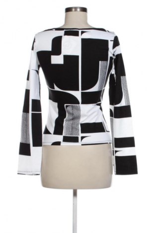 Γυναικεία μπλούζα Zero, Μέγεθος M, Χρώμα Πολύχρωμο, Τιμή 30,00 €