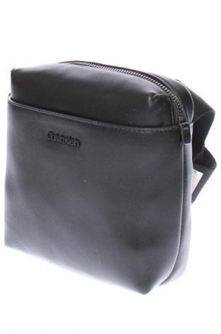 Дамска чанта Calvin Klein, Цвят Черен, Цена 137,99 лв.