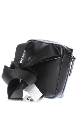 Дамска чанта Calvin Klein, Цвят Черен, Цена 137,99 лв.