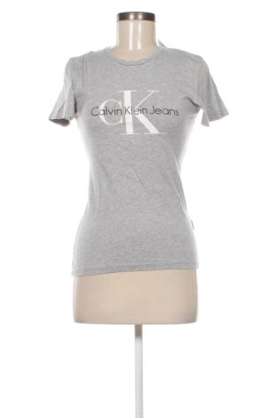 Dámské tričko Calvin Klein Jeans, Velikost XS, Barva Šedá, Cena  421,00 Kč