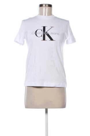 Damen T-Shirt Calvin Klein Jeans, Größe XS, Farbe Weiß, Preis 45,99 €