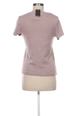 Tricou de femei Levi's, Mărime L, Culoare Multicolor, Preț 196,99 Lei