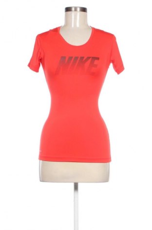 Dámské tričko Nike, Velikost S, Barva Červená, Cena  229,00 Kč