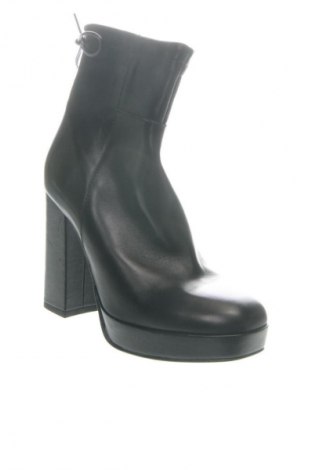 Damskie botki Alesya, Rozmiar 40, Kolor Czarny, Cena 609,20 zł