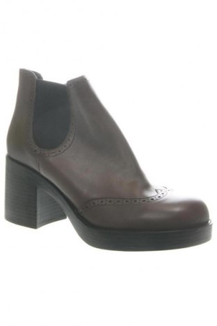 Damen Stiefeletten Alesya, Größe 40, Farbe Braun, Preis € 135,55