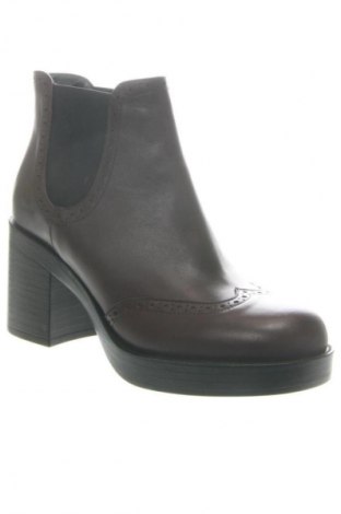 Dámské boty  Alesya, Velikost 38, Barva Hnědá, Cena  3 354,00 Kč