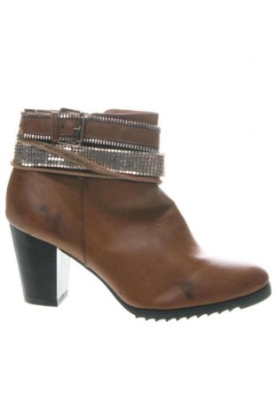 Дамски боти Bellucci, Размер 38, Цвят Кафяв, Цена 91,20 лв.