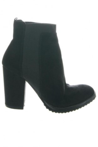 Damen Stiefeletten Bershka, Größe 36, Farbe Schwarz, Preis € 51,66