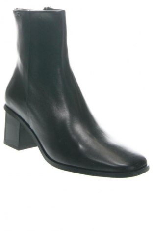 Γυναικεία μποτάκια Calvin Klein, Μέγεθος 38, Χρώμα Μαύρο, Τιμή 157,99 €