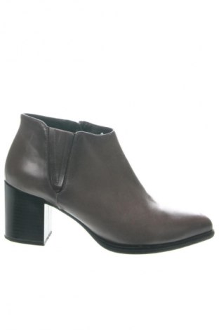 Дамски боти Heine, Размер 39, Цвят Кафяв, Цена 135,00 лв.