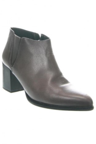 Дамски боти Heine, Размер 39, Цвят Кафяв, Цена 135,00 лв.