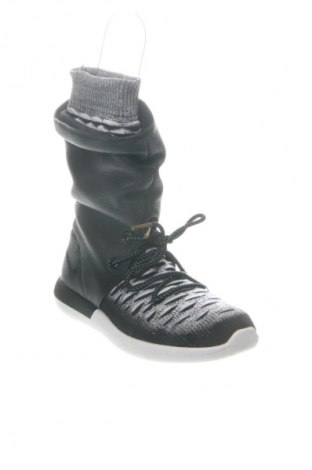 Botine de damă Nike, Mărime 38, Culoare Multicolor, Preț 430,61 Lei