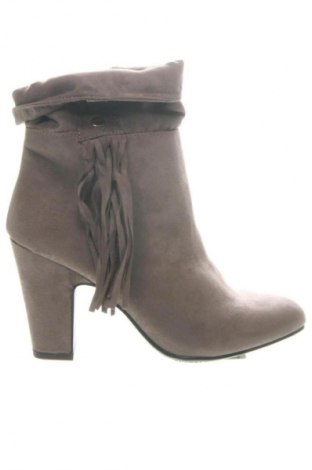 Дамски боти Obsel, Размер 37, Цвят Бежов, Цена 77,00 лв.