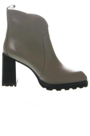 Дамски боти R.Polanski, Размер 40, Цвят Бежов, Цена 183,59 лв.