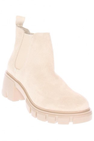 Дамски боти Steve Madden, Размер 39, Цвят Бежов, Цена 215,05 лв.