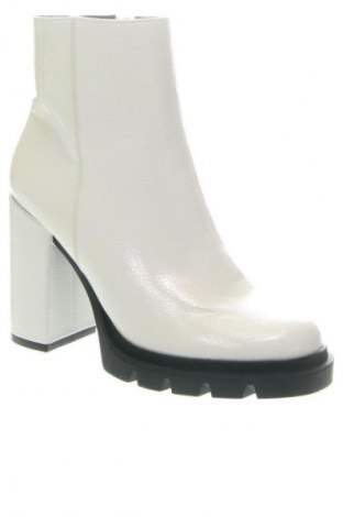 Női bokacsizma Steve Madden, Méret 38, Szín Fehér, Ár 43 600 Ft