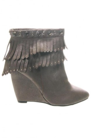 Дамски боти Unbranded, Размер 39, Цвят Златист, Цена 77,00 лв.