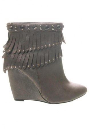 Дамски боти Unbranded, Размер 38, Цвят Кафяв, Цена 77,00 лв.