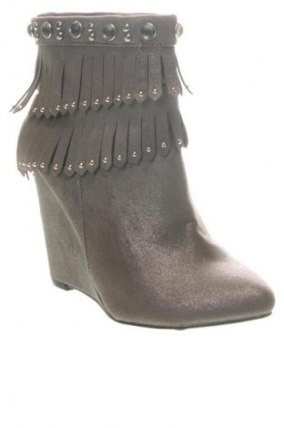 Дамски боти Unbranded, Размер 38, Цвят Кафяв, Цена 77,00 лв.