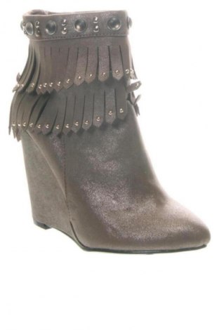 Дамски боти Unbranded, Размер 36, Цвят Кафяв, Цена 77,00 лв.