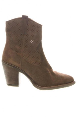 Дамски боти Unbranded, Размер 37, Цвят Кафяв, Цена 63,08 лв.