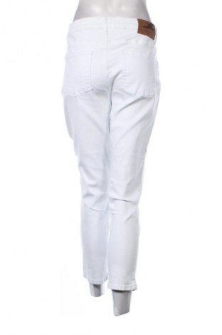 Дамски дънки Arizona, Размер XL, Цвят Бял, Цена 46,99 лв.