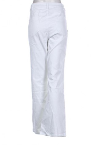 Damskie jeansy Arizona, Rozmiar XXL, Kolor Biały, Cena 123,99 zł