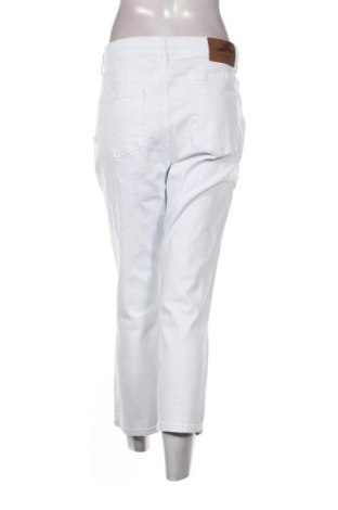Дамски дънки Arizona, Размер XXL, Цвят Бял, Цена 37,99 лв.