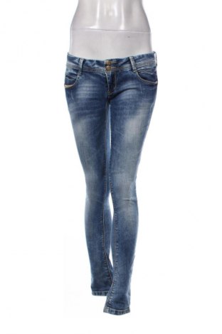 Γυναικείο Τζίν Bershka, Μέγεθος S, Χρώμα Μπλέ, Τιμή 15,00 €