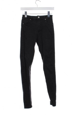 Γυναικείο Τζίν Bershka, Μέγεθος XS, Χρώμα Μαύρο, Τιμή 15,00 €