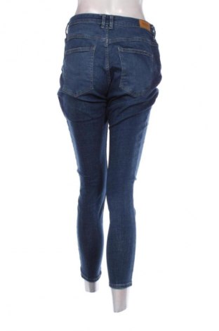Γυναικείο Τζίν Bershka, Μέγεθος XL, Χρώμα Μπλέ, Τιμή 14,83 €