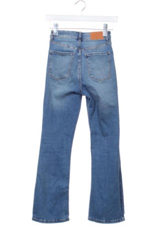 Dámské džíny  Bershka, Velikost XS, Barva Modrá, Cena  366,00 Kč