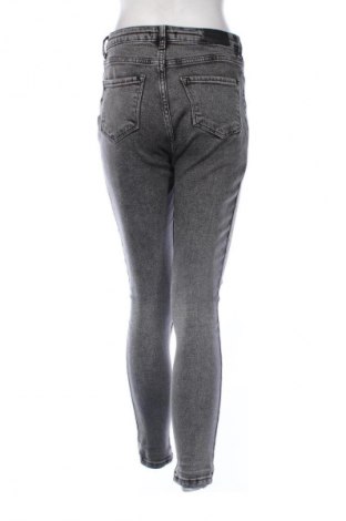 Damskie jeansy Bershka, Rozmiar M, Kolor Szary, Cena 66,67 zł