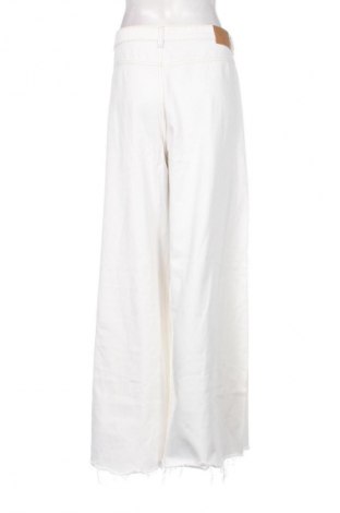 Női farmernadrág Bershka, Méret XL, Szín Fehér, Ár 8 318 Ft