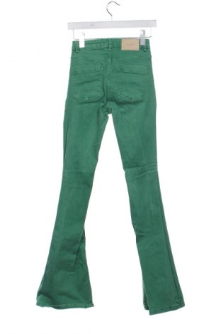 Női farmernadrág Bershka, Méret XXS, Szín Zöld, Ár 9 384 Ft