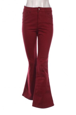 Γυναικείο Τζίν Bershka, Μέγεθος M, Χρώμα Κόκκινο, Τιμή 24,84 €