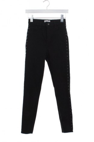 Damskie jeansy Bershka, Rozmiar XS, Kolor Czarny, Cena 66,39 zł