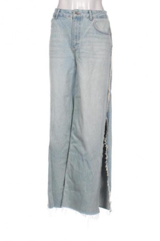 Damskie jeansy Bershka, Rozmiar M, Kolor Niebieski, Cena 66,67 zł