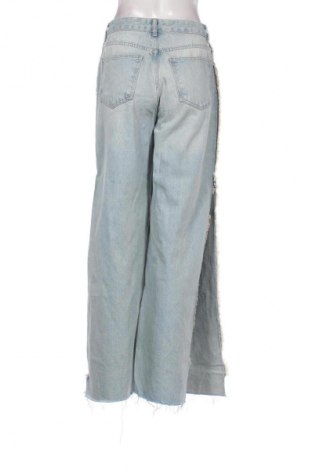 Damskie jeansy Bershka, Rozmiar M, Kolor Niebieski, Cena 66,67 zł