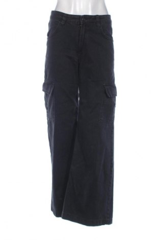 Damskie jeansy Bershka, Rozmiar S, Kolor Czarny, Cena 66,39 zł