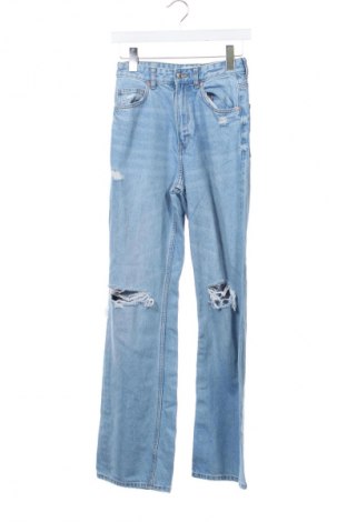 Damskie jeansy Bershka, Rozmiar S, Kolor Niebieski, Cena 66,39 zł