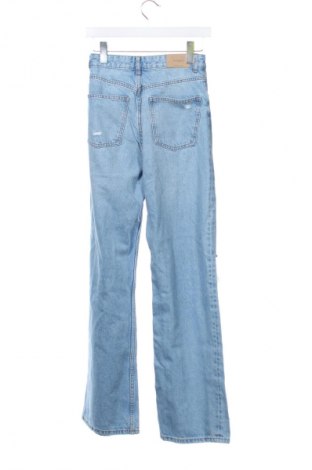 Damskie jeansy Bershka, Rozmiar S, Kolor Niebieski, Cena 66,39 zł
