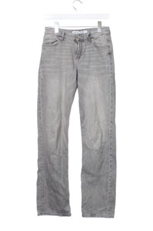 Damskie jeansy Bershka, Rozmiar XS, Kolor Szary, Cena 123,99 zł