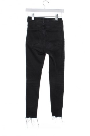 Γυναικείο Τζίν Bershka, Μέγεθος S, Χρώμα Μαύρο, Τιμή 9,99 €