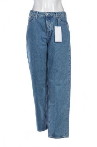 Дамски дънки Calvin Klein Jeans, Размер S, Цвят Син, Цена 119,99 лв.