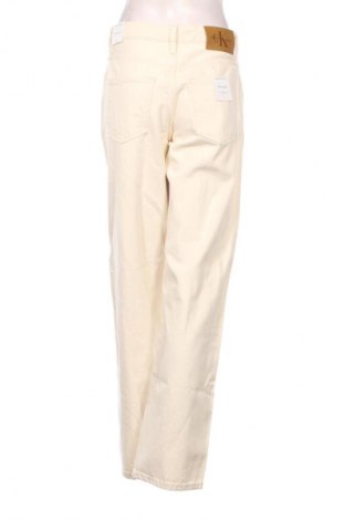 Дамски дънки Calvin Klein Jeans, Размер M, Цвят Екрю, Цена 209,99 лв.
