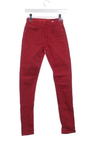 Damskie jeansy Desigual, Rozmiar XS, Kolor Czerwony, Cena 170,78 zł