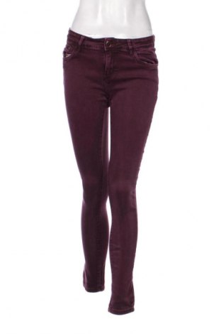 Дамски дънки Fashion Jeans, Размер M, Цвят Лилав, Цена 29,33 лв.
