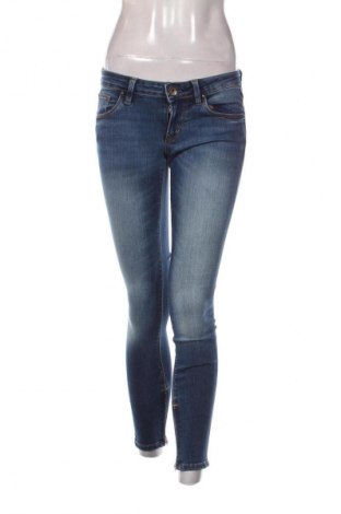 Damskie jeansy Guess, Rozmiar S, Kolor Niebieski, Cena 161,99 zł